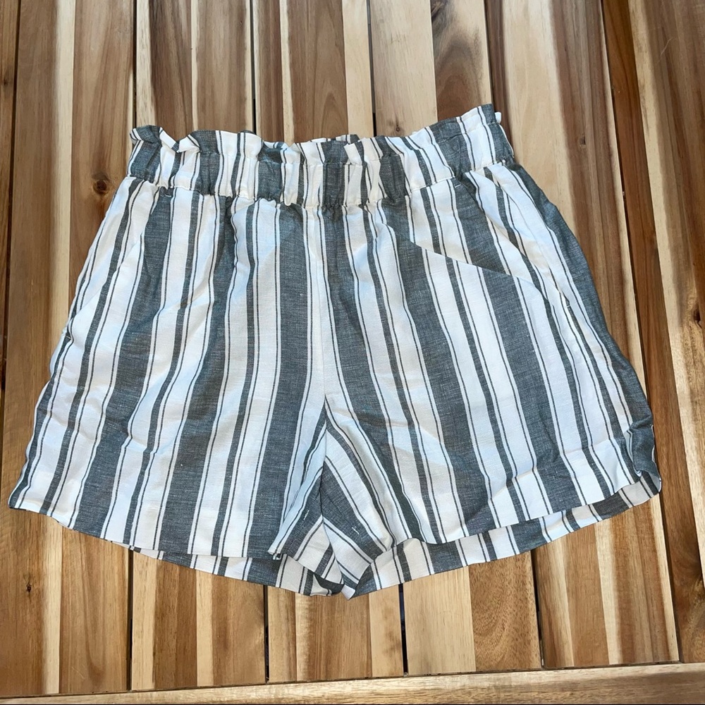 NWT Loft shorts size small
